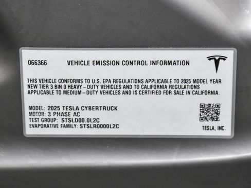 Used 2025 Tesla Cybertruck AWD Crew Cab image 75