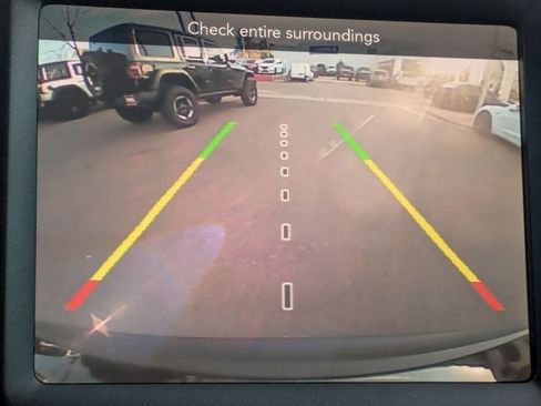 Used 2019 Jeep Cherokee Trailhawk image 14