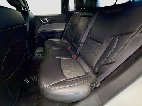 Used 2024 Jeep Compass Latitude image 13