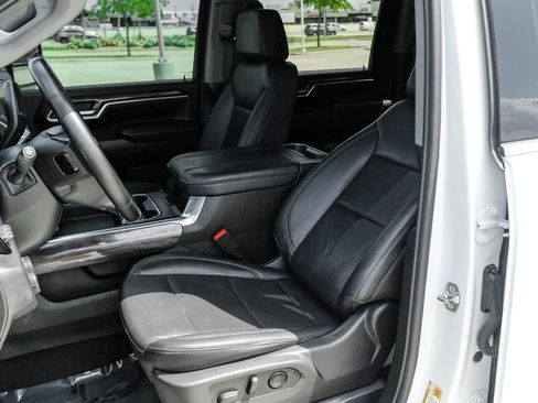 Used 2025 Chevrolet Silverado 2500 LTZ w/ LTZ Premium Package AWD/4WD image 31