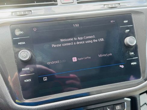 Used 2018 Volkswagen Tiguan SEL FWD image 27