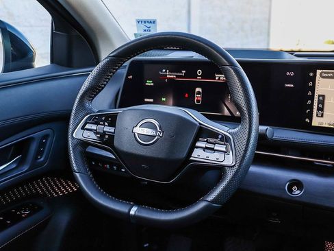 Used 2025 Nissan Ariya AWD image 15