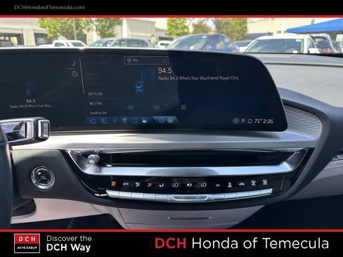 Used 2025 Cadillac Lyriq Luxury AWD/4WD image 13