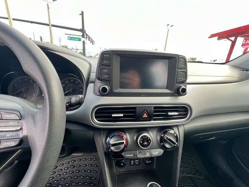Used 2021 Hyundai Kona SE FWD image 6