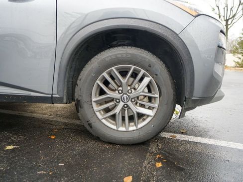 Used 2023 Nissan Rogue S image 4