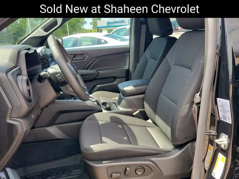 Used 2024 Chevrolet Colorado Trail Boss w/ Technology Package AWD/4WD image 8