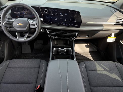 New 2026 Chevrolet Traverse LT image 10