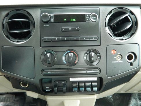 Used 2008 Ford F550 2WD Regular Cab Super Duty image 18