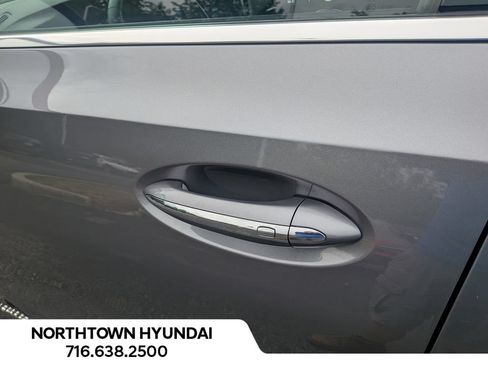 Used 2021 Buick Envision Avenir AWD/4WD image 43