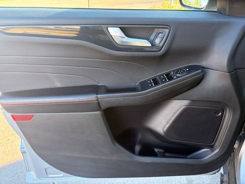 Used 2023 Ford Escape ST-Line AWD/4WD image 9