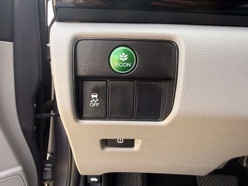 Used 2016 Honda Accord LX image 16