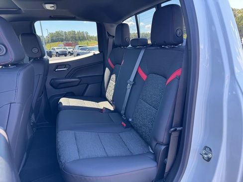 Used 2026 Chevrolet Colorado Z71 w/ Technology Package AWD/4WD image 8