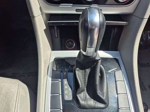 Used 2013 Volkswagen Passat 2.5 SE FWD image 15