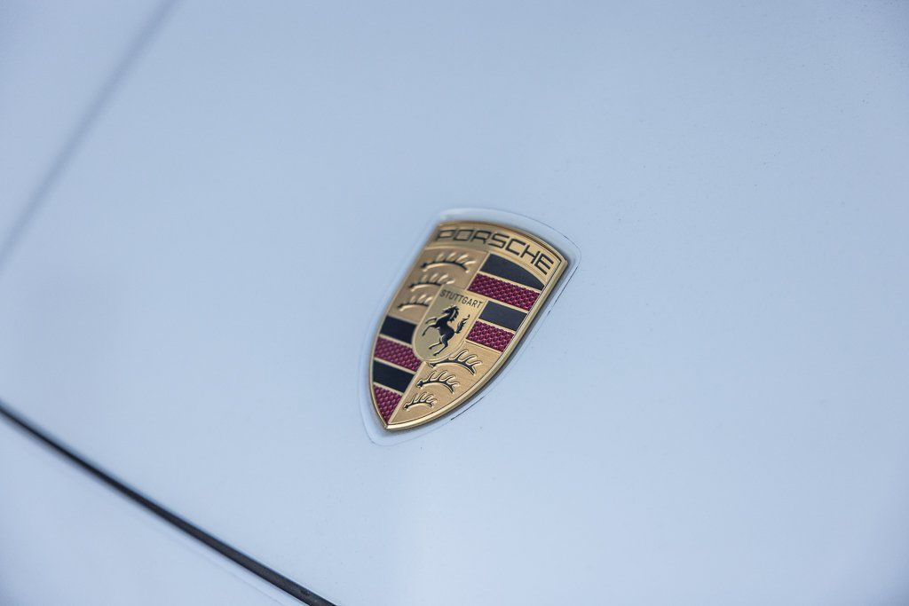 Certified 2025 Porsche Cayenne E-Hybrid AWD/4WD image 25
