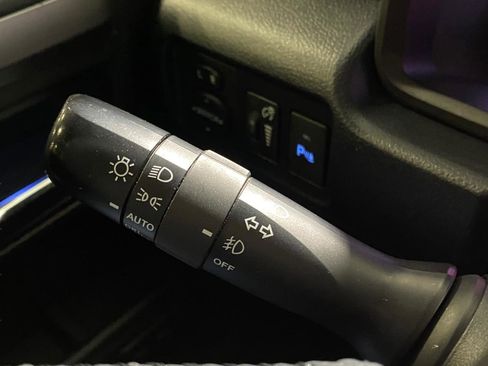 Used 2018 Toyota 4Runner Limited AWD/4WD image 18