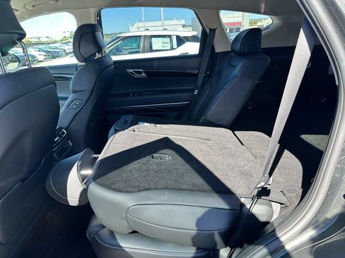 Used 2025 Genesis GV80 2.5T Standard AWD/4WD image 28