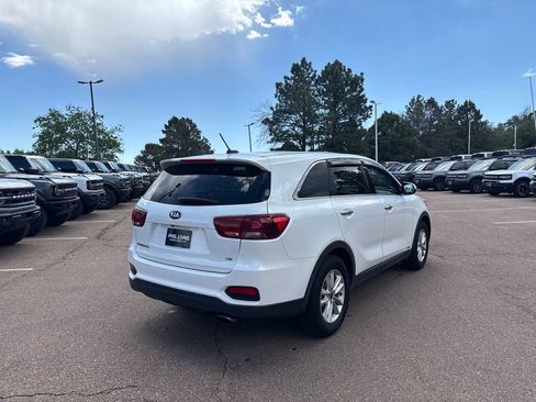 Used 2019 Kia Sorento AWD V6 image 5