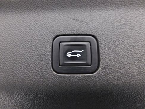 Used 2022 Chevrolet Tahoe LT w/ LT Signature Plus Package image 17