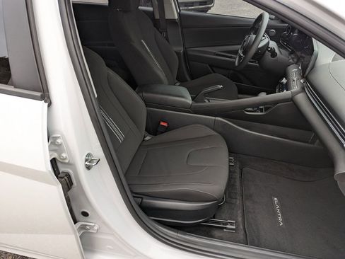 Used 2024 Hyundai Elantra SEL image 35