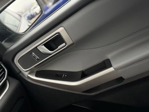 Used 2023 Ford Explorer XLT w/ Equipment Group 202A image 42