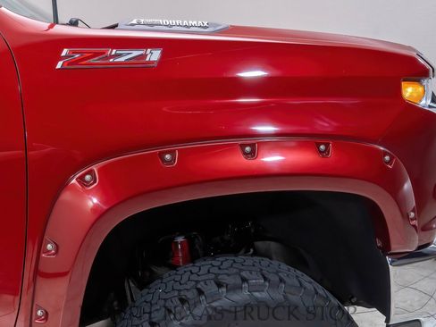 Used 2020 Chevrolet Silverado 2500 LTZ w/ LTZ Premium Package image 9