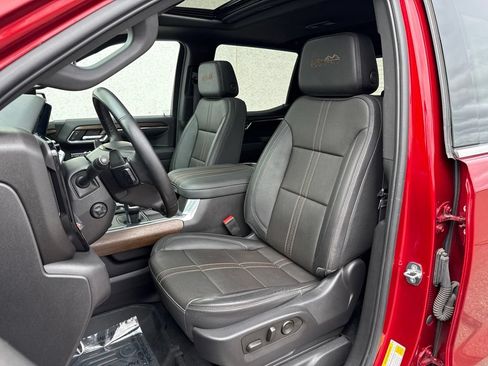 Used 2023 Chevrolet Silverado 1500 High Country w/ Z71 Off-Road Package AWD/4WD image 11