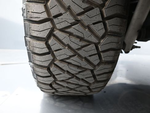 Used 2023 RAM 1500 Laramie AWD/4WD image 19