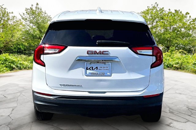 Used 2024 GMC Terrain SLE FWD image 4