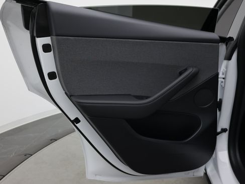 Used 2026 Tesla Model Y 2WD image 26