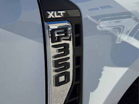 Used 2024 Ford F350 XLT image 8