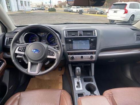 Used 2017 Subaru Outback 2.5i Touring image 17