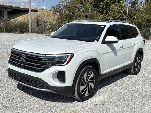 Used 2024 Volkswagen Atlas SEL AWD/4WD image 12