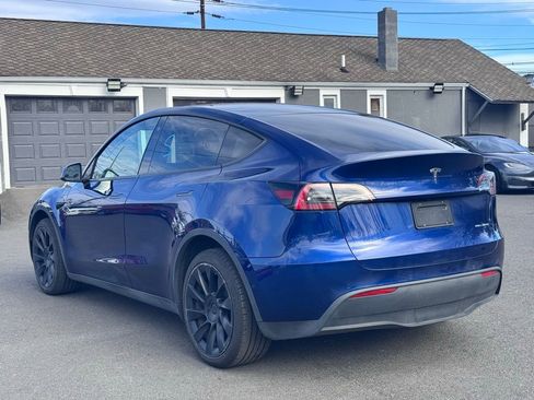 Used 2022 Tesla Model Y Long Range image 6