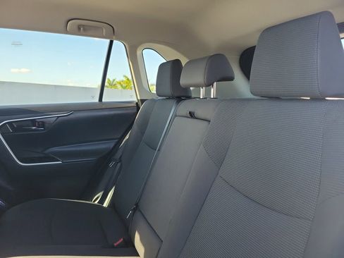 Used 2021 Toyota RAV4 LE image 11