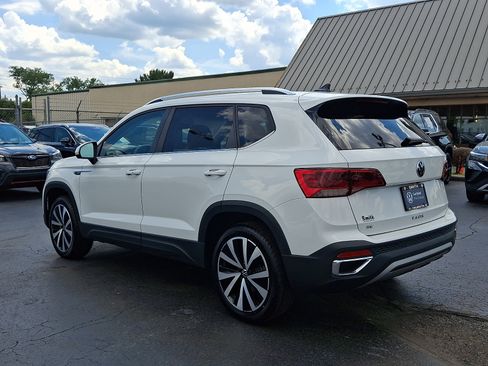 Certified 2023 Volkswagen Taos SE FWD image 4