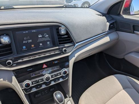 Used 2020 Hyundai Elantra SEL FWD image 12