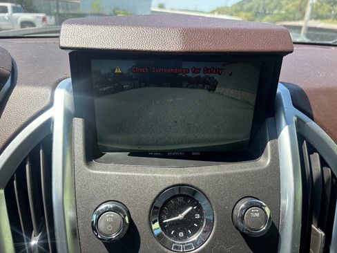 Used 2010 Cadillac SRX Luxury FWD image 17