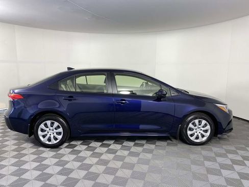 Used 2025 Toyota Corolla LE FWD image 10