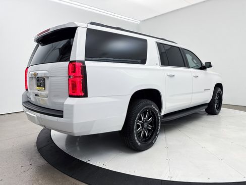 Used 2018 Chevrolet Suburban LT image 16
