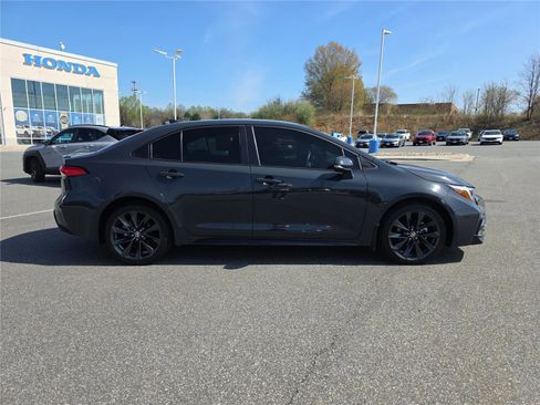 Used 2024 Toyota Corolla SE image 7