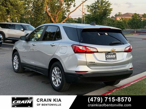 Used 2021 Chevrolet Equinox LS w/ LS Convenience Package FWD image 4