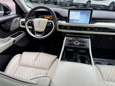 Used 2023 Lincoln Aviator Black Label w/ Dynamic Handling Package image 30
