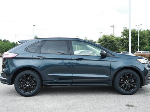 Used 2022 Ford Edge SE w/ Black Appearance Package AWD/4WD image 4