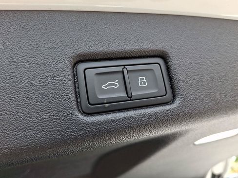 Used 2025 Audi Q5 Premium AWD/4WD image 30