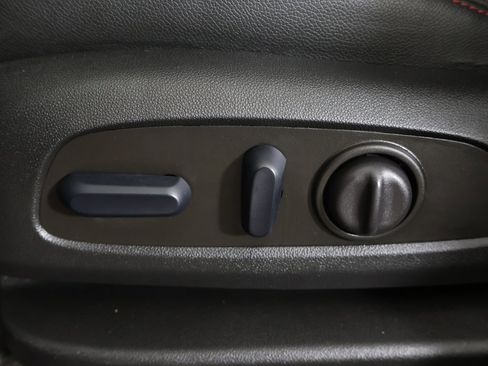 Used 2023 Chevrolet Equinox RS image 33