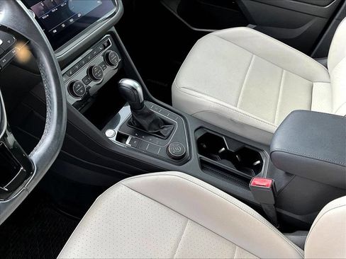 Used 2020 Volkswagen Tiguan SE w/ Panoramic Sunroof Package AWD/4WD image 21