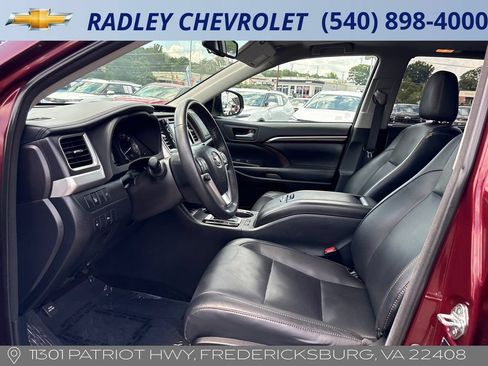 Used 2015 Toyota Highlander Limited AWD/4WD image 3