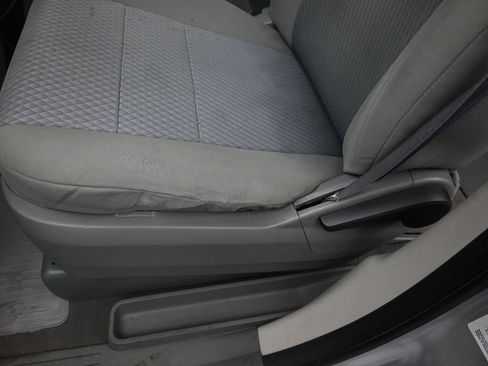 Used 2010 Dodge Grand Caravan SE w/ Climate Group FWD image 17