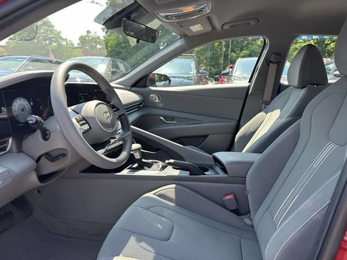 Used 2024 Hyundai Elantra SEL FWD image 13