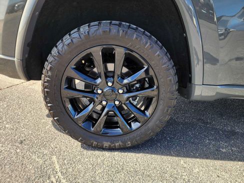 Used 2021 Jeep Grand Cherokee Laredo X AWD/4WD image 11